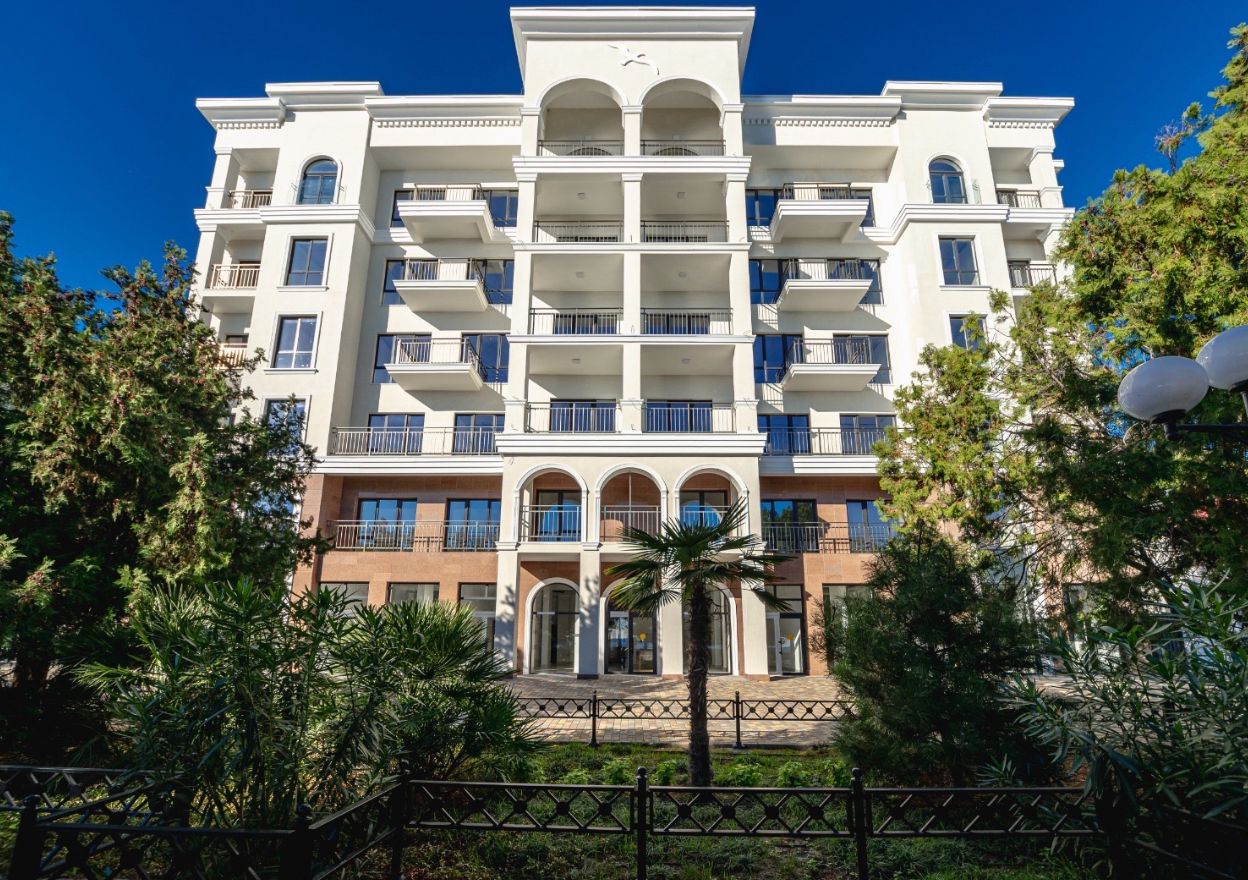 АК Чайка на набережной Алушты